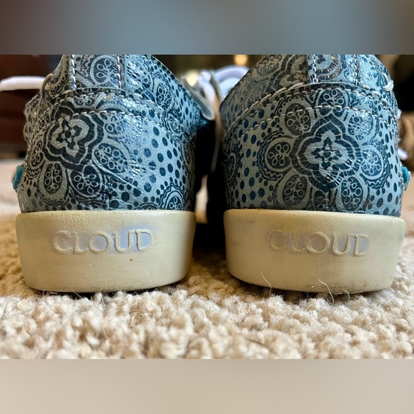 Meet AlKA, the best-selling CLOUD sneaker. - Picture 3 of 9